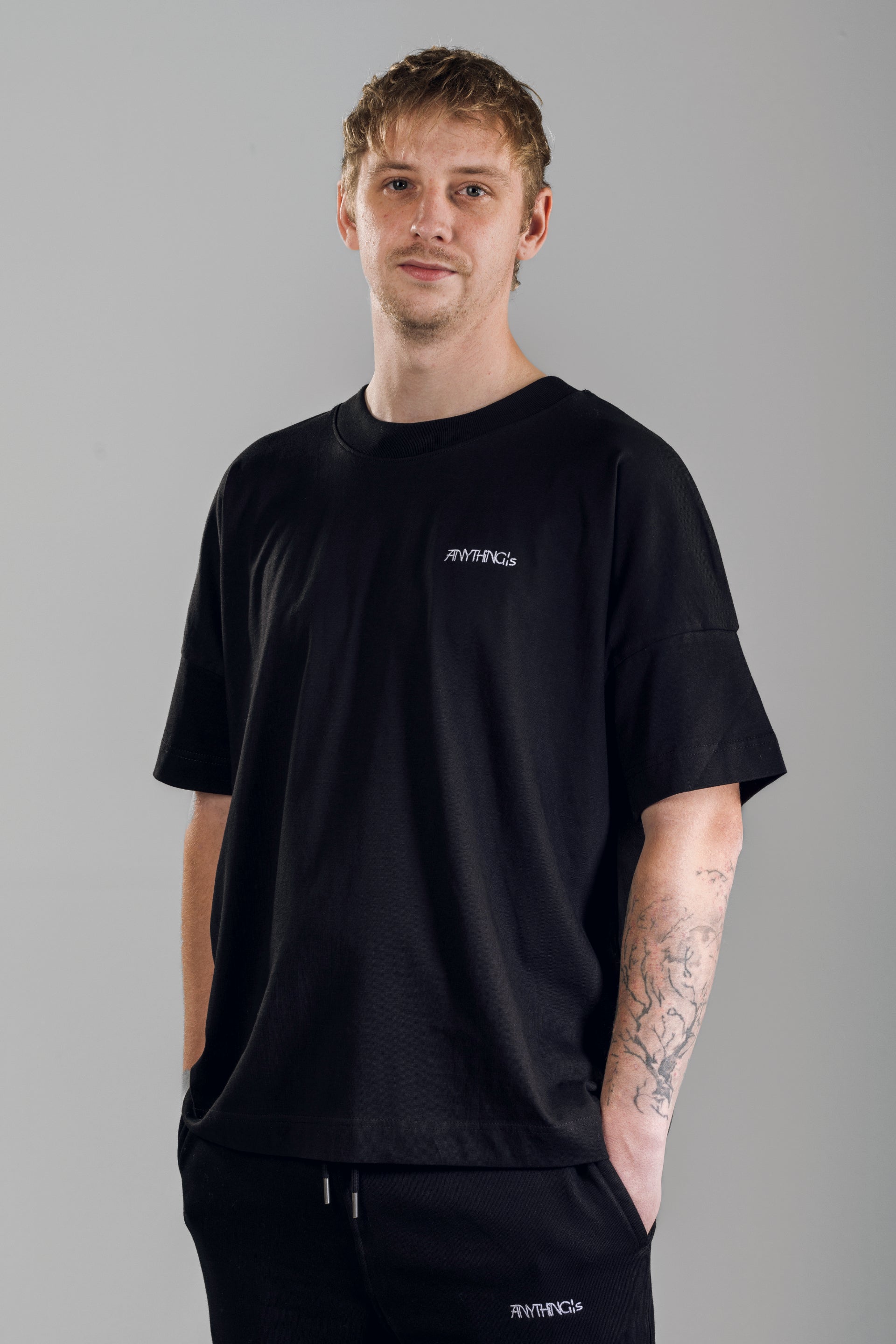 '24 ClASSiC Tee - Black