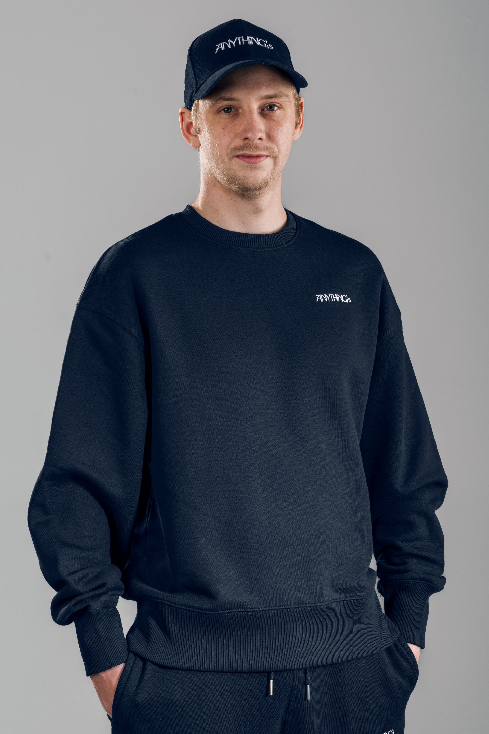 '24 ClASSiC Sweater - Navy