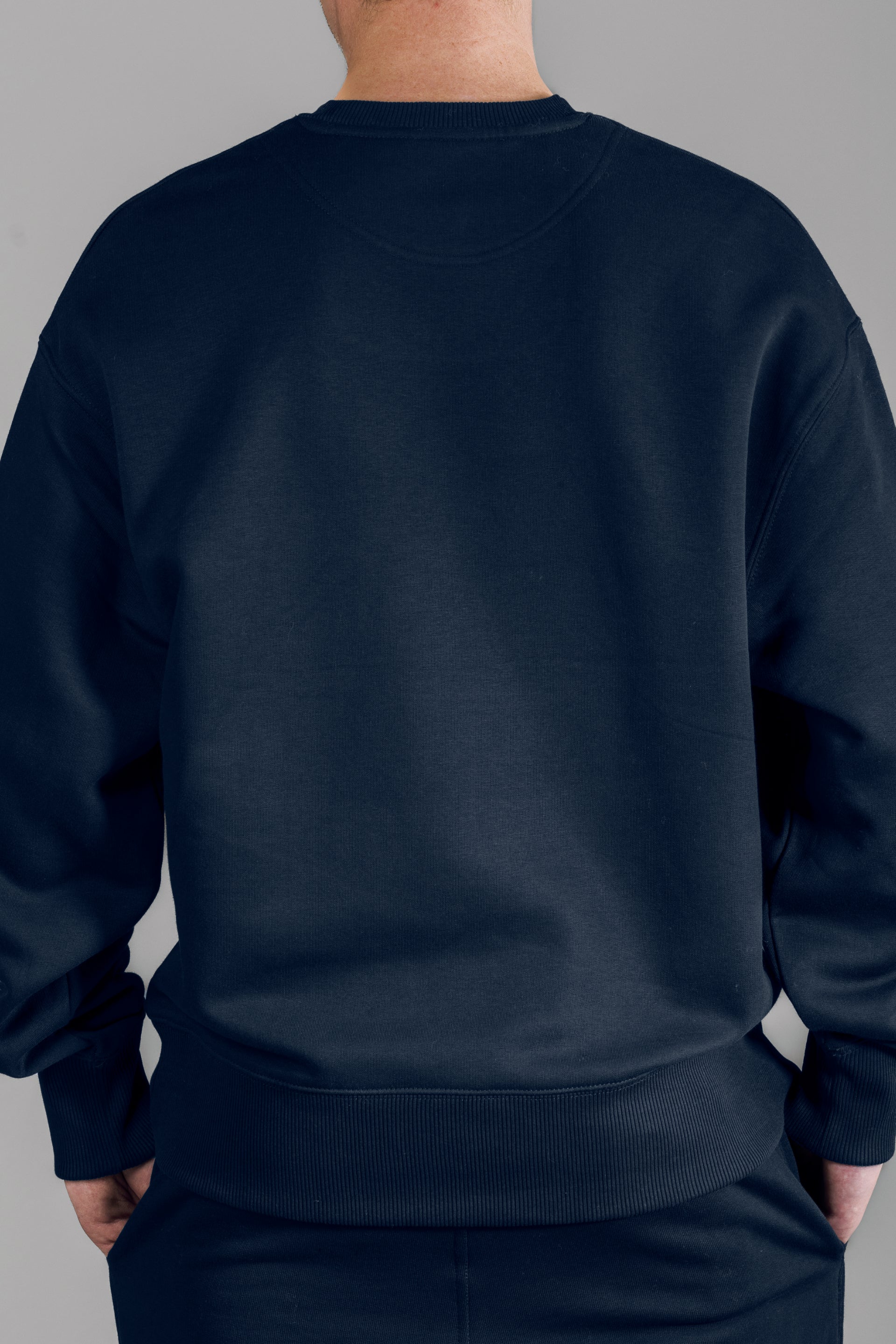 '24 ClASSiC Sweater - Navy