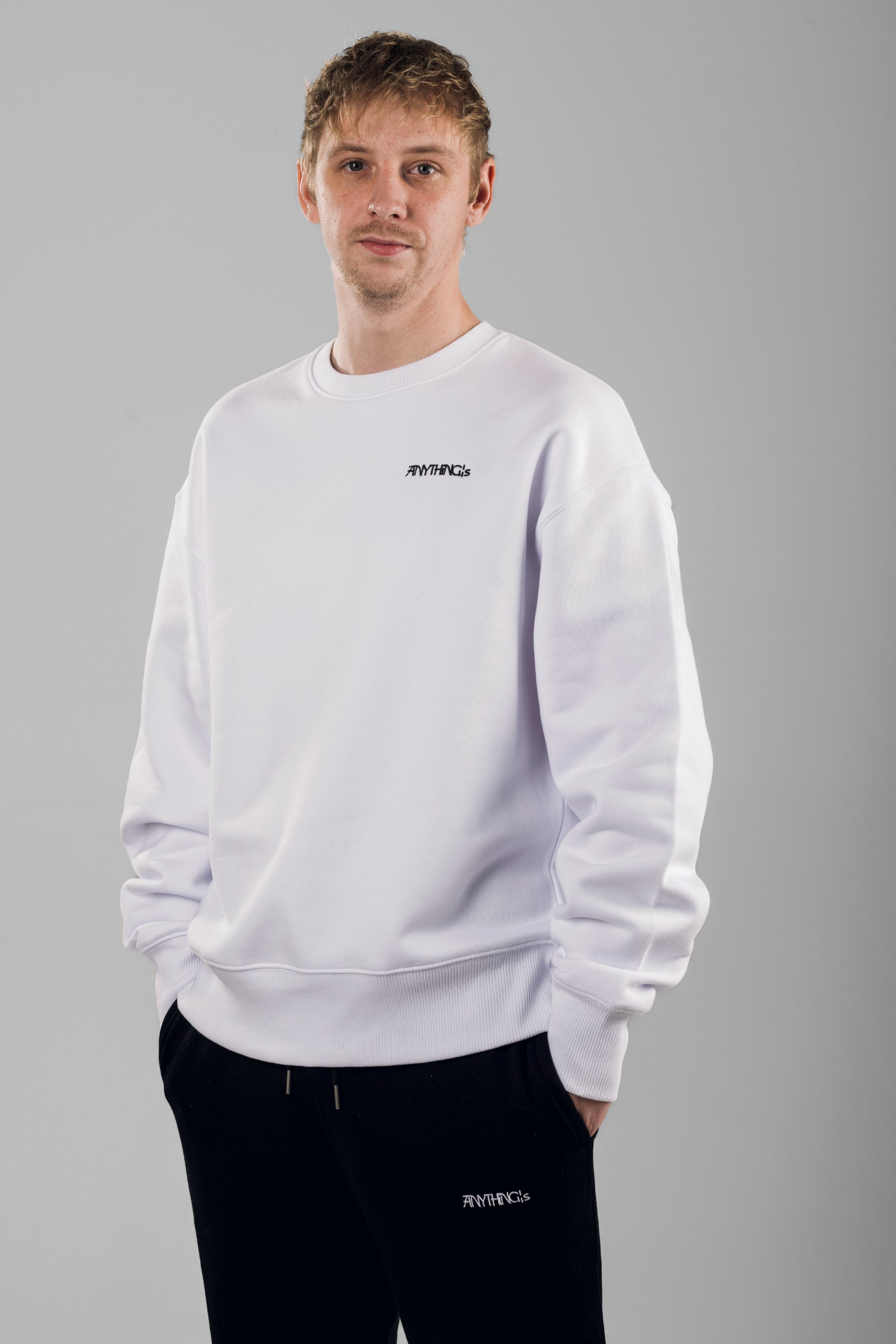 '24 ClASSiC Sweater - White
