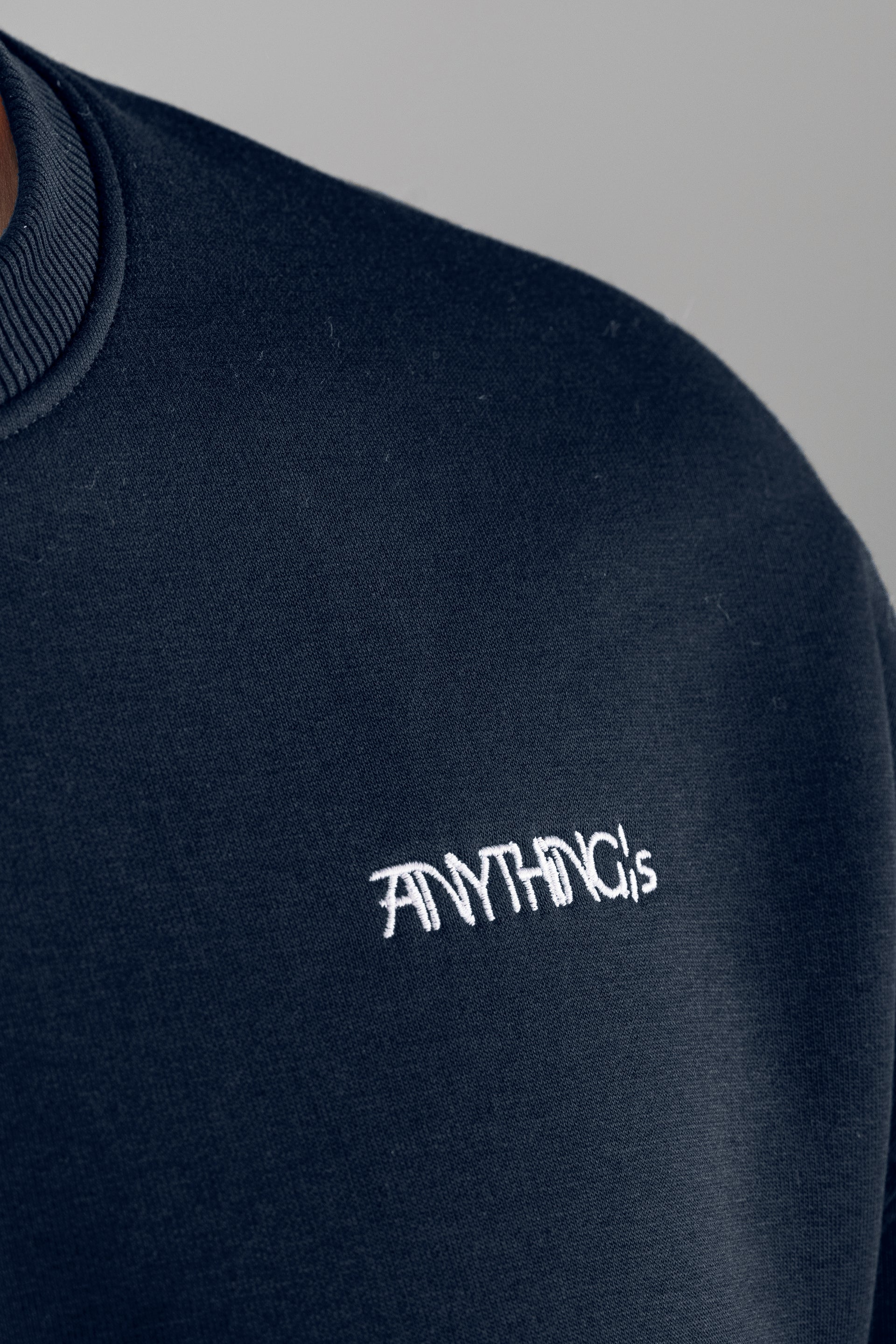 '24 ClASSiC Sweater - Navy